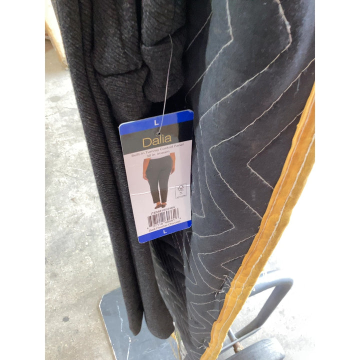 Lot # 984 Dalia Pants $22.60