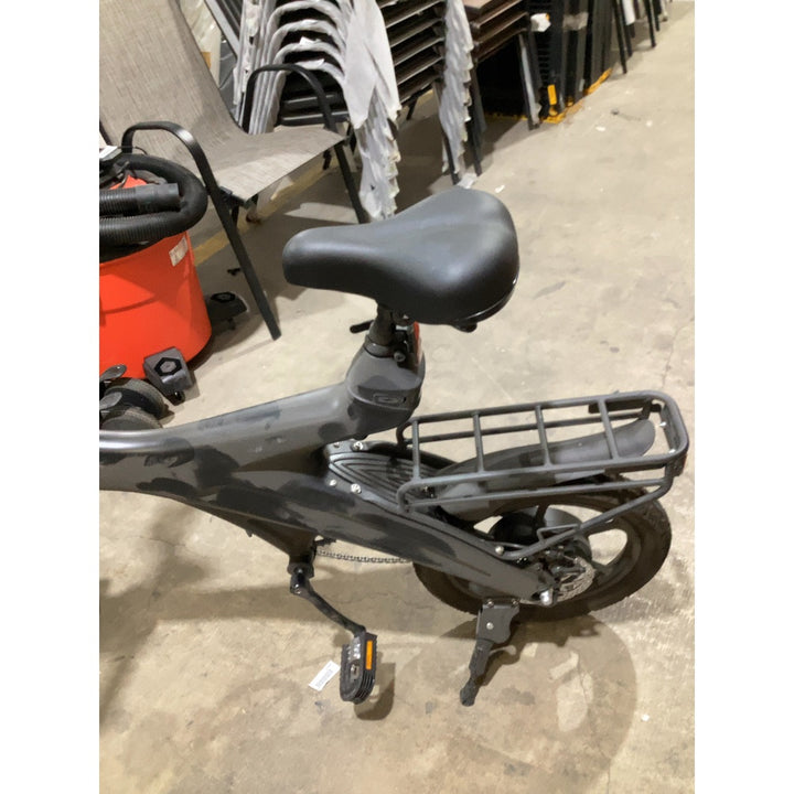 Lot # 2386 Jetson E-Bike $45.00