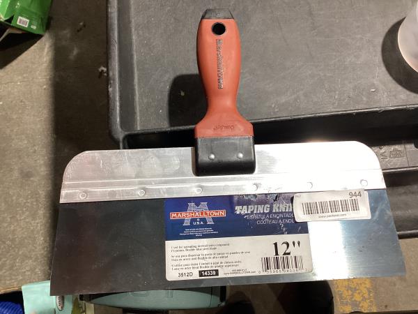 Lot # 944 MARSHALLTOWN DuraSoft Taping Knife $26