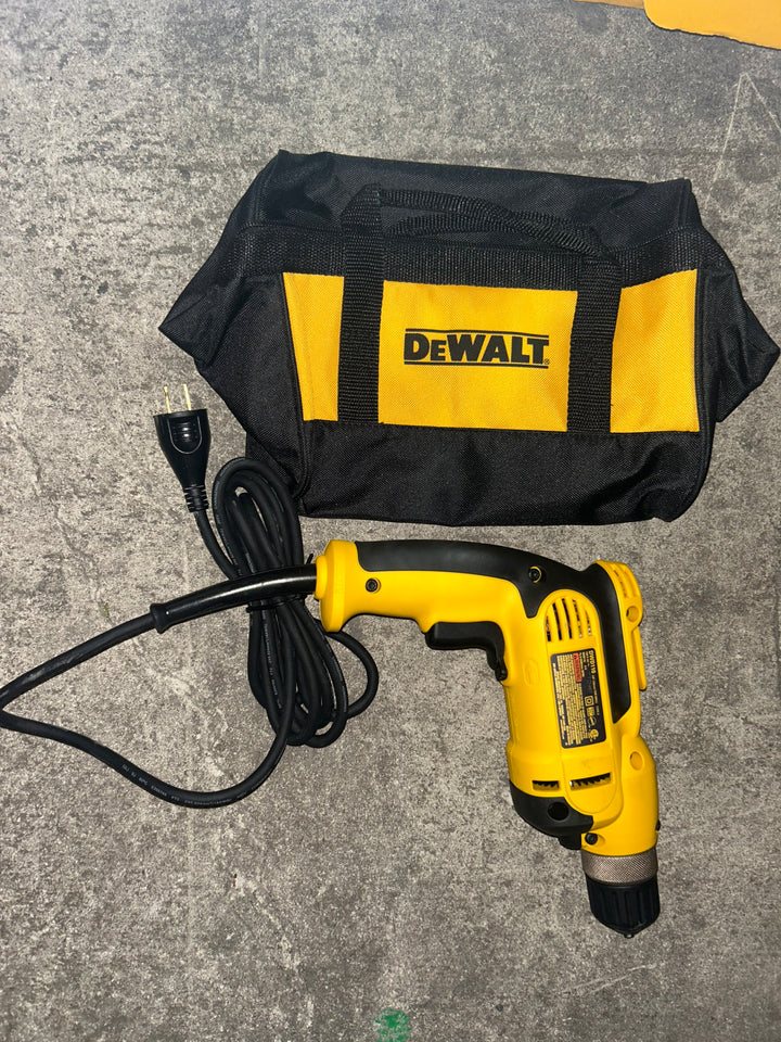 DEWALT 3/8-in Keyless Drill (Soft Bag Included) (USED)