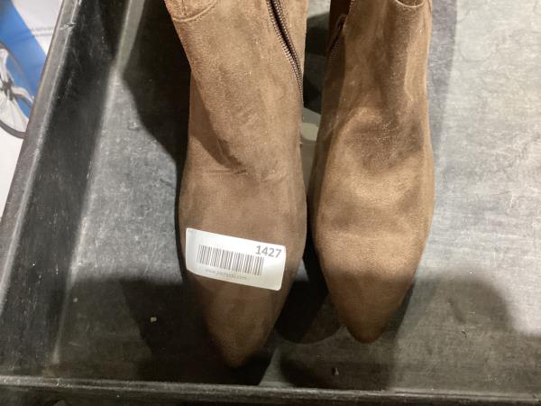 Lot # 1427 Women's Raye Tall Dress Boots Dark Brown 8 $31
