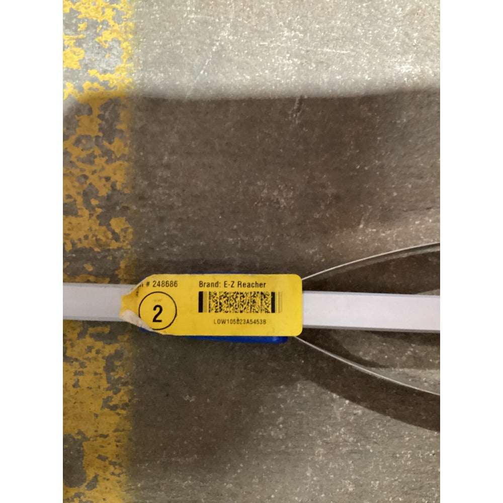 Lot # 861 E-Z Reacher 32in Grabber Tool - Mobility Aid $25