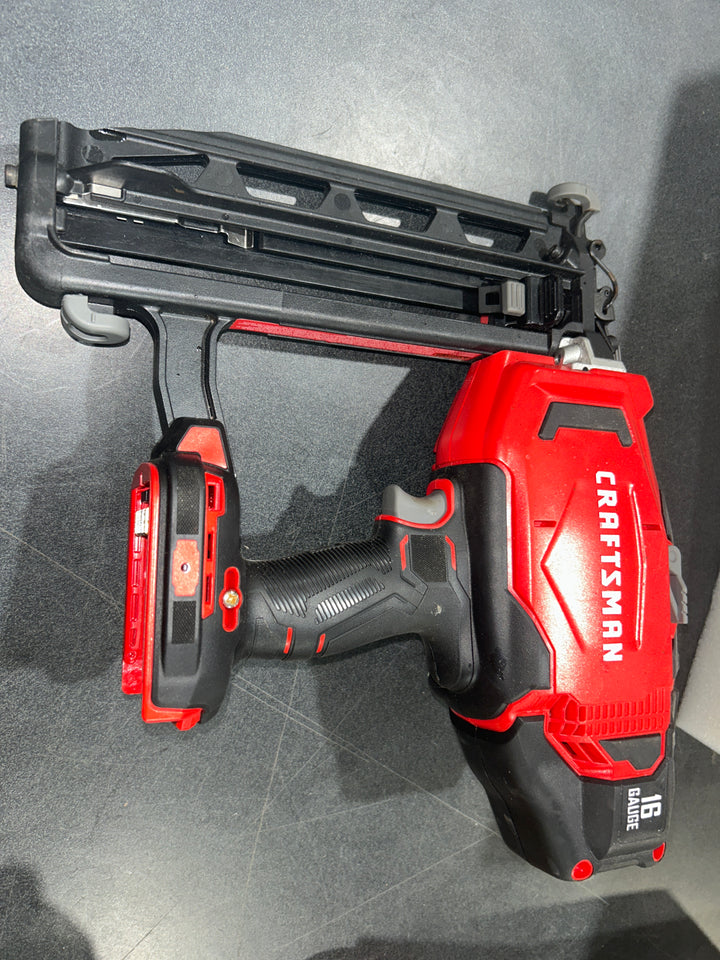 CRAFTSMAN V20 2-1/2-in 16-Gauge Cordless Straight Finish Nailer (Battery Not Included and Charger Not Included) (used)