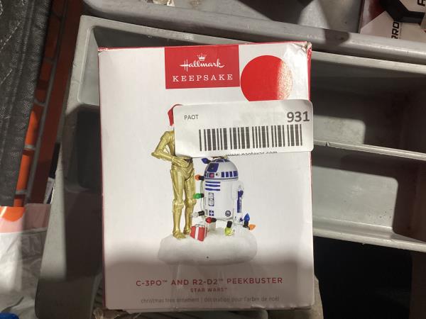 Lot # 931 Keepsake Star Wars C3PO R2D2 Christmas Ornament$40