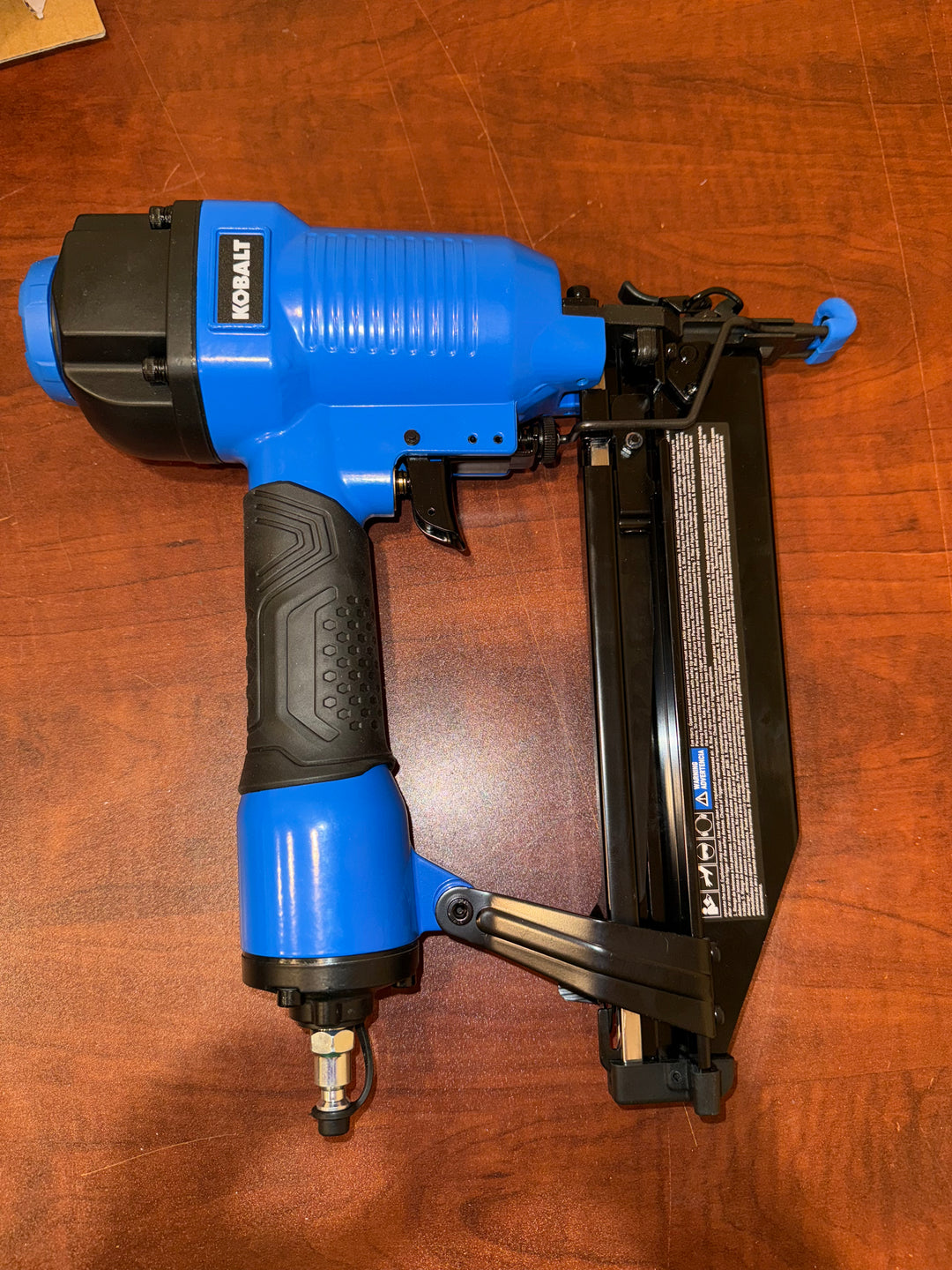 Kobalt Nailer 2-1/2-in 16 -Gauge Pneumatic Straight Finish Nailer (open box)