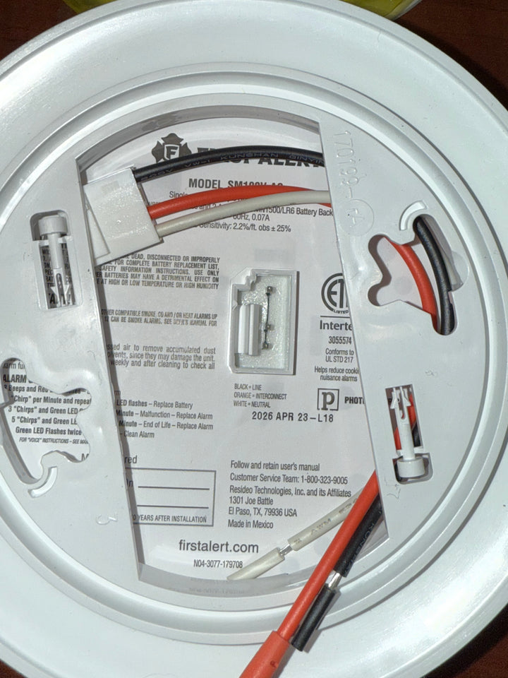 First Alert BRK Smoke detector with Voice Alert 6 -Pack (Open Box)