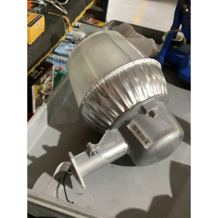 Lot # 836 Lithonia Lighting OALS10LED120PELP Luminaire $65.00