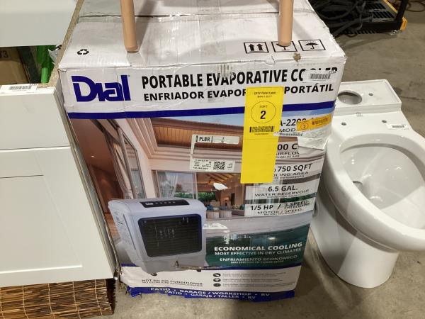 Lot # 2214 2100 CFM 3-Speed Portable Evaporative Cooler $367