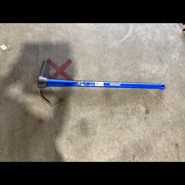 Lot # 1414 Kobalt 2.5-lb Pick Mattock MP1080MATT2.5-13 $25