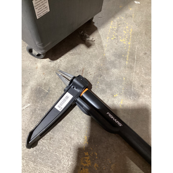 Lot # 859 FISKARS 36 Log Splitter - $99