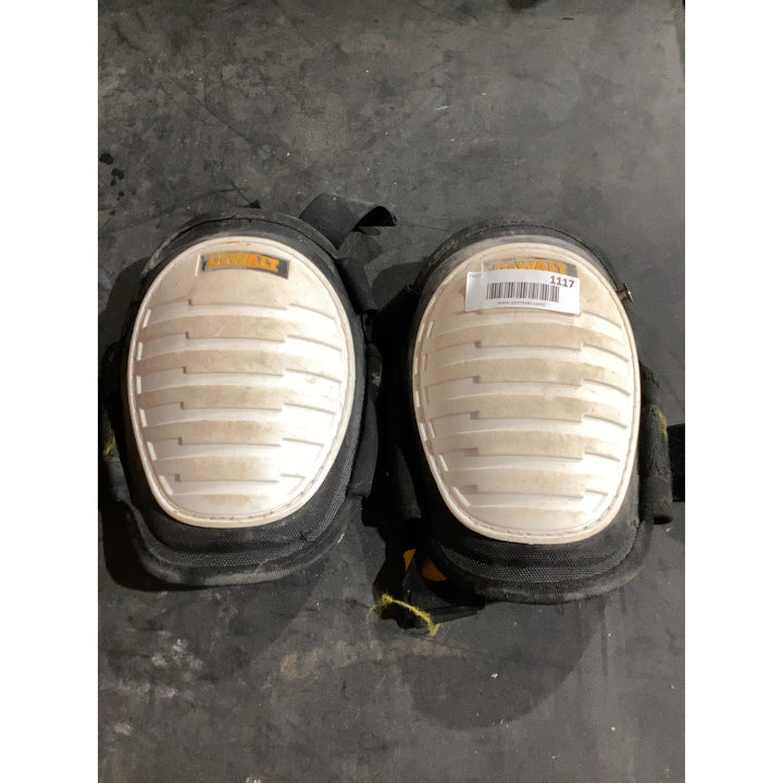 Lot # 1117 DeWalt Knee Pads $25.00