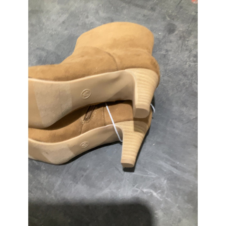 Lot # 1503 Universal Thread Ankle Boots $27.99