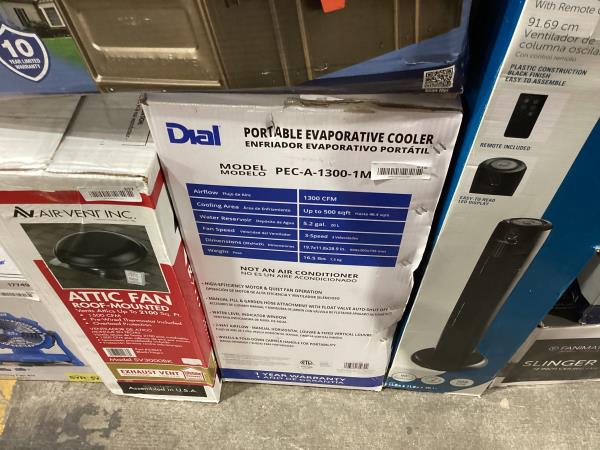 Lot # 618 Dial 1300 3-Speed Portable Evaporative Cooler $228