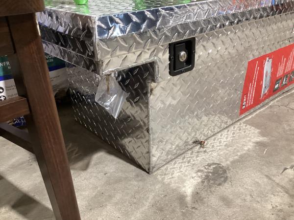 Lot # 2210 CRAFTSMAN Aluminum Crossover Truck Tool Box $350