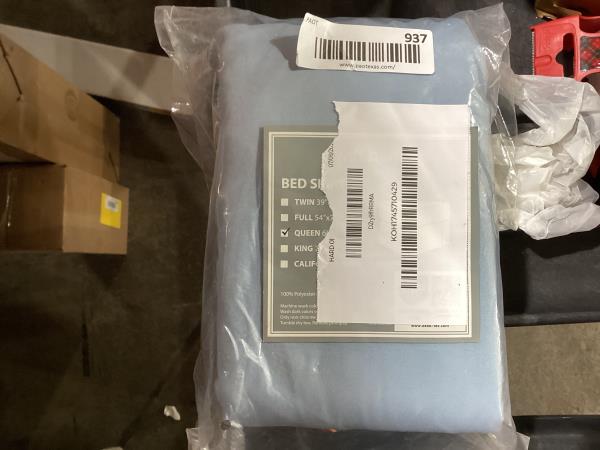 Lot # 937 Cathay Home Microfiber Bed Skirt Queen Blue Fog $17.00