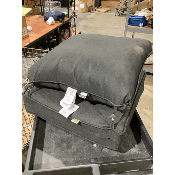 Lot # 1463 allen + roth Seat Patio Chair Cushion $85