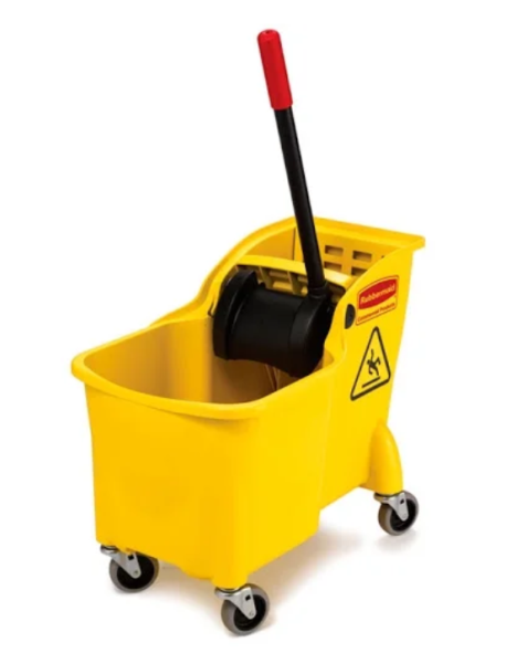 Lot # 2193 Rubbermaid Tandem 29.3 L Bucket with Juicer $50