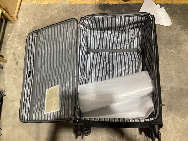 Lot # 1609 Skyway Flair Softside Spinner Luggage, Black, 28 INCH $76