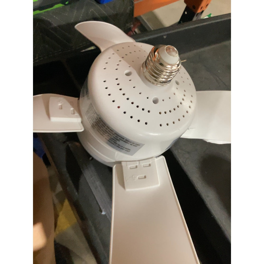 Lot # 620 Emson 8563 Socket Fan Light $25.00