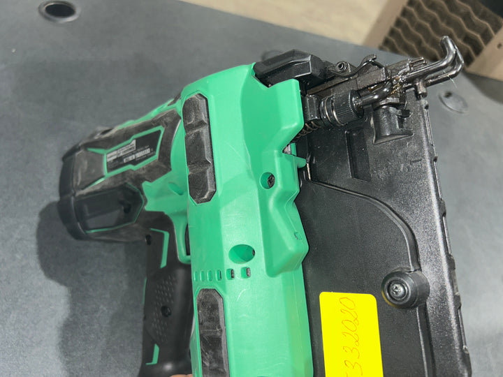 Metabo HPT MultiVolt 2-1/2-in 16 -Gauge Cordless Straight Finish Nailer (Battery Included and Charger Included) (USED)