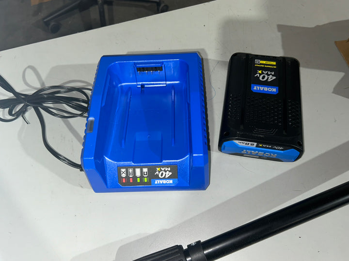 Motosierra de pértiga a batería Kobalt Gen4 de 40 voltios y 10 pulgadas y 2 Ah (batería y cargador incluidos)