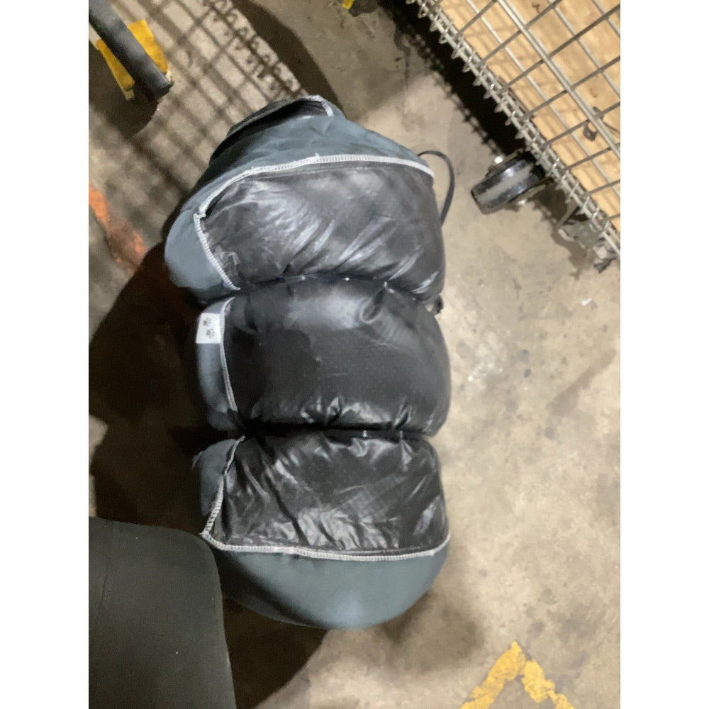 Lot # 556 HEPEENG Pet Car Seat $119