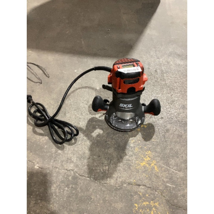 Lot # 734 SKIL RT1322-00 Plunge  Fixed Base Router $129