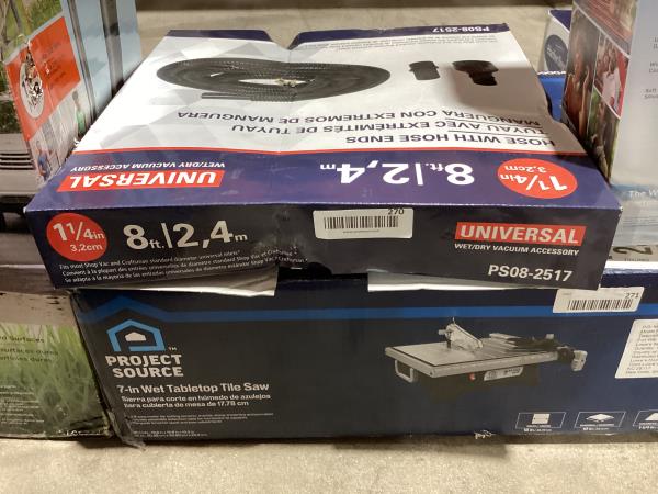 Lot # 270 Tuyau En Plastique Noir Project Source Pour Aspirateur Sec Et Humide De 3 Gal, 8 Pi X 1,25 Po PS08-2517 - Rona