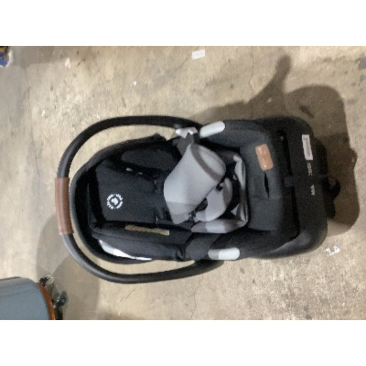 Lot # 632 Maxi-Cosi Infant Car Seat $180