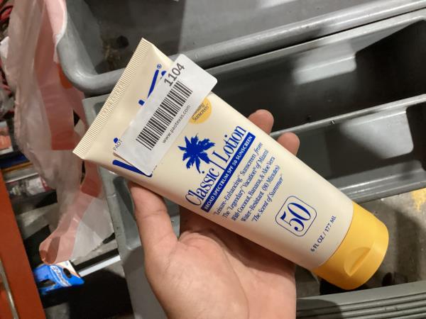Lot # 1104 Vacation Classic Sunscreen Lotion - SPF 50 - 6 Fl Oz
