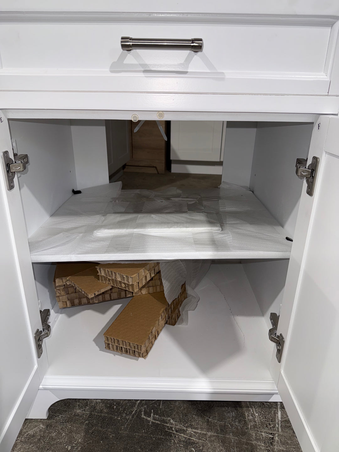 allen + roth Roveland 60-in White Undermount Double Sink Bathroom Vanity with Top (damaged)