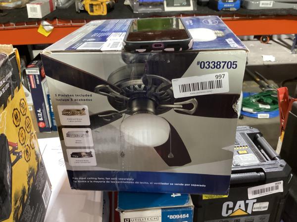 Lot # 997 Harbor Breeze 4-in 1-Ceiling Fan Light Kit