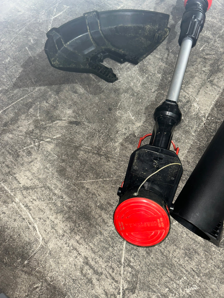 Kit combinado de recortadora de hilo y soplador de hojas inalámbrico CRAFTSMAN V20 de 20 voltios máx., 2 Ah (batería y cargador incluidos) (USADO)