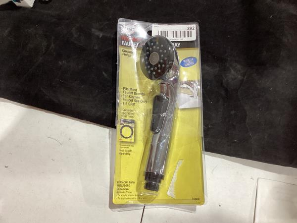 Lot # 392 Single-Handle Pull-Out Sprayer Kitchen Faucet $27