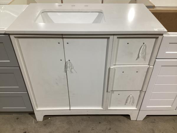 Lot # 2134 Style Selections Undermount Sink Bathroom Vanity $399