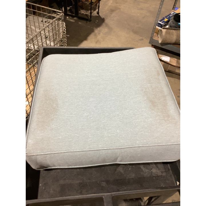 Lot # 1457 Yonghao Cushion $20.00