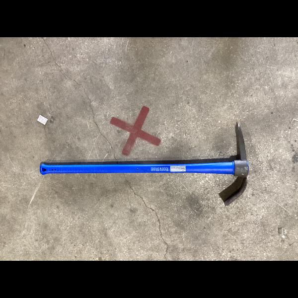 Lot # 1414 Kobalt 2.5-lb Pick Mattock MP1080MATT2.5-13 $25