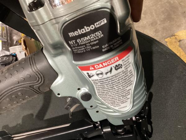Lot # 142 Metabo HPT Pneumatic Straight Finish Nailer $129