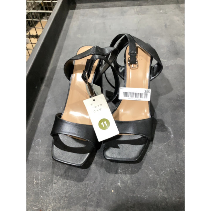 Lot # 255 A New Day Sal Pumps $20.99