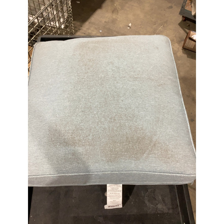 Lot # 1457 Yonghao Cushion $20.00