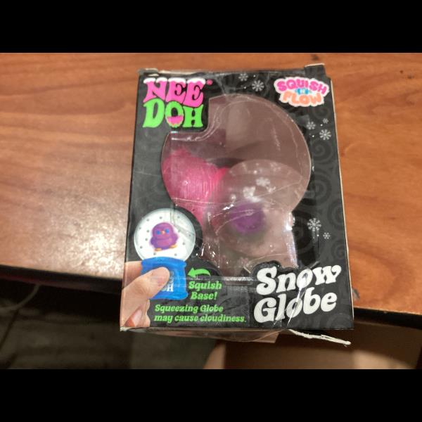 Lot # 915 NEE DOH Squish N Flow Snow Globe $8.99