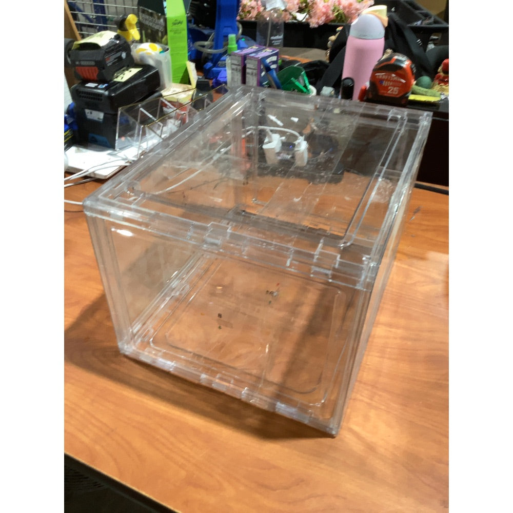 Lot # 107 Unbranded Clear Acrylic Display Case $20.00
