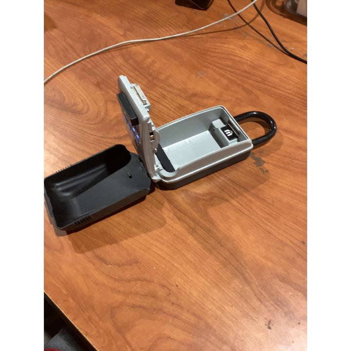 Lot # 1329 Master Lock 5400D BlackGray Portable Key Safe $30