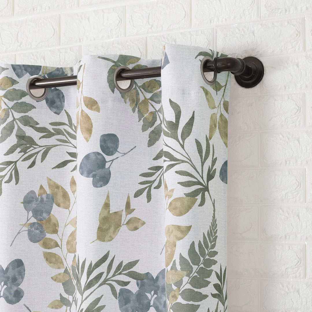 Lot # 1483 Sun Zero Remi Floral Leaf Print Blackout Grommet Curtain Panel, 40" x 84", Multi