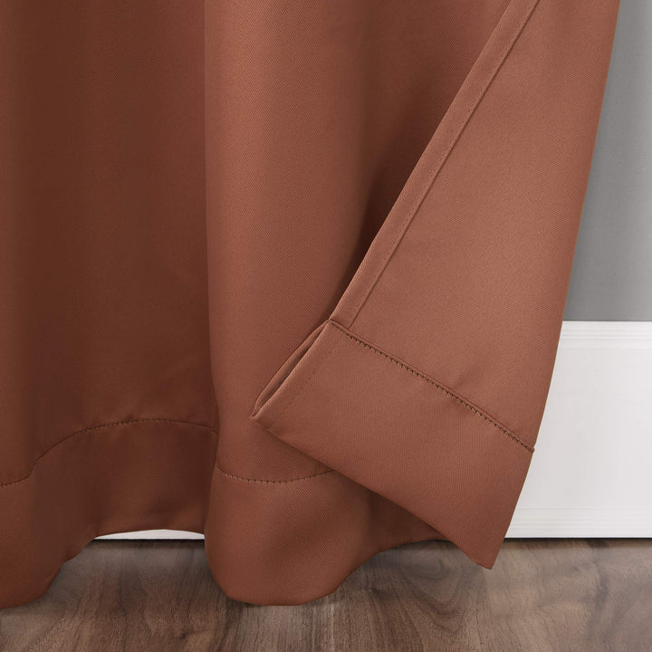 Lot # 983 Sun Zero Blackout Curtain 40x84 Terracotta $8.00