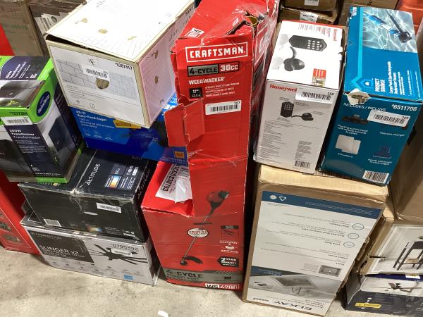 Lot # 267 CRAFTSMAN Capable Gas String Trimmer $249