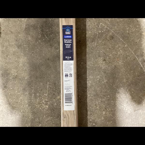 Lot # 1419 PROJECT SOURCE Laminate Stairnose Molding $26