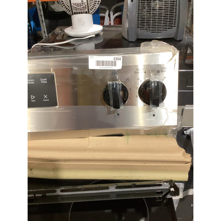 Lot # 2354 GE GRF400 GVSS Electric Range $700