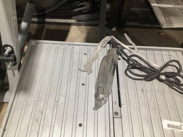 Lot # 2025 Kobalt 7" Wet Tabletop Sliding Table Tile Saw $219