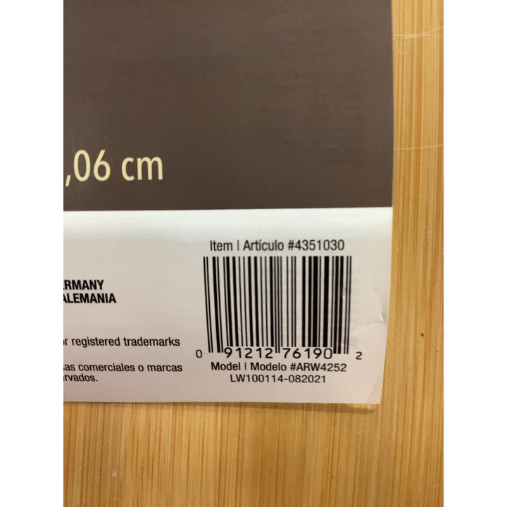 Lot # 299 allen  roth ARW4252 Paintable Wallpaper $25.00